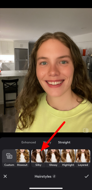 12-2c0e4726-3390-4e17-9fc2-e8f41026f1ff Changing the hairstyle to straight and silky with Facetune.